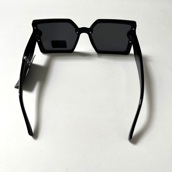 New Original TRUE RELIGION Square Sunglasses Oversized Acetate Black Studded - Picture 3 of 6